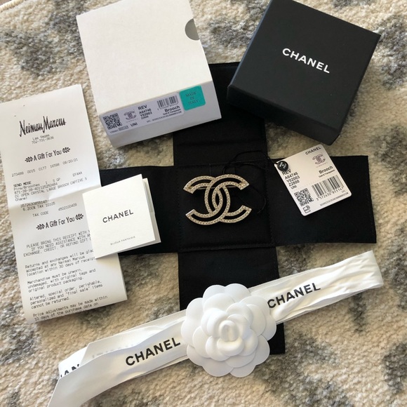 ❌SOLD❌CHANEL 21B Gold & Crystal XLarge Brooch NEW - Picture 9 of 17